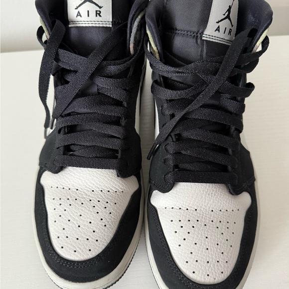 Air Jordan Sneakers Black White Camo - Picture 8 of 11
